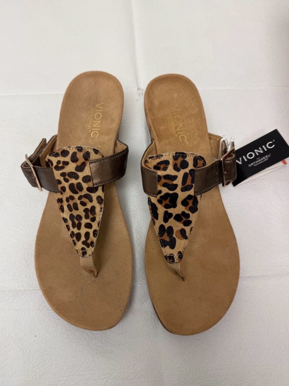 Vionic Alanis Leopard Print Thong Sandals in Brown 10 & 11